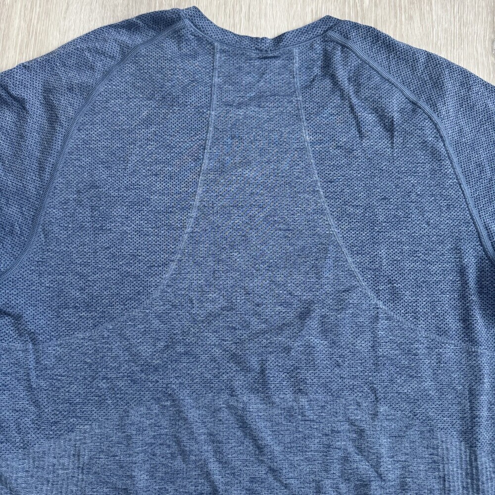 Lululemon Shirt METAL VENT TECH 2.0 Men's M Short Sleeve Heathered Blue EUC - Picture 6 of 9